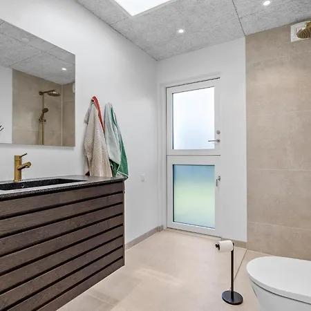 3 Bedroom Lovely In *